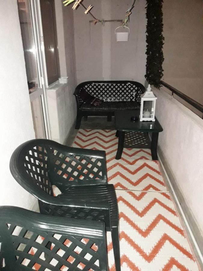 Hellen'S Ultracentral Apartament Bodzavásár Kültér fotó